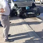 diyarbakirda otomobille minibusun carpistigi kazada 3 kisi yaralandi o anlar kamerada 7730381c7ef7