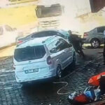 diyarbakirda otomobille minibusun carpistigi kazada 3 kisi yaralandi o anlar kamerada ccf3019bb772