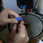 dogadan topladigi taslari 40 yildir isleyip takiya donusturuyor 3e5cb757e01a