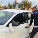 dugun konvoyu araci gorunumlu otomobilde 1 hukumlu ile 5 kacak gocmen yakalandi 143ee86a7fb3