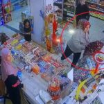 dukkaninin camlari kirilan kuaforun karsi tarafin ogluna tokat attigi iddia edildi 3bb366ade237