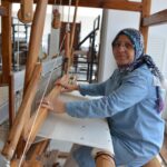 emekli el sanatlari ogretmeni ehrami sandiktan cikarip kadinlara is kapisi haline getirdi b7759ebb0049