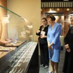 Emine Erdoğan ve Charlotte Merz, Cumhurbaşkanlığı Millet Kütüphanesi'ni Ziyaret Etti 5 emine erdogan almanya basbakani merzin esiyle millet kutuphanesini ziyaret etti c1f8fe7dbfb1