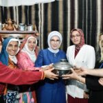 emine erdogan rizede aromatik mutfak kulturunun yesil sofrasi etkinliklerine katildi 8ed120171b37