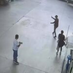 Eski Eşini Bıçakla Yaralayan Şahıs Tutuklandı 5 eski esi ile yanindaki kisiyi bicakla yaralayan supheli tutuklandi video eklendi 29a59b7010de