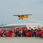 eskisehirde cumhuriyet bayramina ozel koreografi insanlar hilal akrobasi ucagi yildiz oldu 41d5b12c57e9