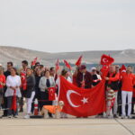 eskisehirde cumhuriyet bayramina ozel koreografi insanlar hilal akrobasi ucagi yildiz oldu 59b5f6102632