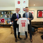 fenerbahce baskani sadettin saran tff baskani haciosmanoglunu ziyaret etti 0f35212e5156