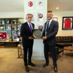fenerbahce baskani sadettin saran tff baskani haciosmanoglunu ziyaret etti 374554694487