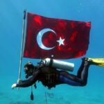 Fethiye’de Su Altında Bayrak Kutlaması ile Cumhuriyet Bayramı Coşkusu Yaşandı 1 fethiyede su altinda cumhuriyet kutlamasi 2d2a7ee2ba83