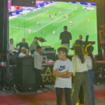 galatasarayli damat derbiyi dugununde kurdurdugu dev projeksiyondan izledi f1286fd5969e