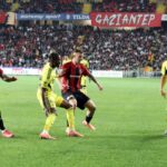 Fenerbahçe, Gaziantep FK'yi 4-0 ile Geçerek Üstünlük Sağladı 5 gaziantep fk fenerbahce 0 4 b00cf5f35bee