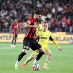 Fenerbahçe, Gaziantep FK'yi 4-0 ile Geçerek Üstünlük Sağladı 1 gaziantep fk fenerbahce 0 4 b80dc4df2feb