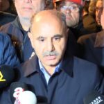 Gebze'deki Çöken Binanın Enkazından Anne ve Baba Çiftinin Cansız Bedeni Çıkarıldı 6 gebzede bina coktu 5 kisilik aileden 1i sag kurtarildi 4 olu 19 goruntu ve fotograf eklendi d2ea36128567