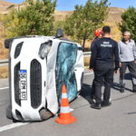 hafif ticari arac ile otomobil carpisti 10 yarali 54a6d76aa344