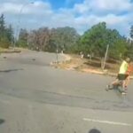 halk kosusu nedeniyle yolu kesilen arac suruculeri kosuculari tartaklayip hakaret etti 91b4deedce60