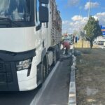 isci servisi otobusu kirmizi isikta bekleyen 7 araca carpti 3 yarali a83565150811