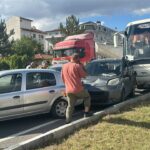 isci servisi otobusu kirmizi isikta bekleyen 7 araca carpti 3 yarali b6a5ec94da6a