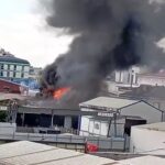 istanbul atasehirde fabrika yangini sonduruldu 4 isci dumandan etkilendi ek goruntu genis haber 741b0ab34221