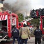 istanbul atasehirde fabrika yangini sonduruldu 4 isci dumandan etkilendi ek goruntu genis haber b53412108869