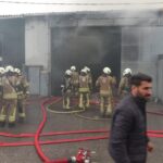 istanbul atasehirde fabrika yangini sonduruldu 4 isci dumandan etkilendi ek goruntu genis haber da29bf861cf0