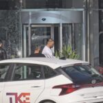 istanbul atasehirde motosikletli saldirganlar galeriyi kursunladi 2 kisi yaralandi a439542fb425