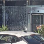 istanbul atasehirde motosikletli saldirganlar galeriyi kursunladi 2 kisi yaralandi b89c54207a45