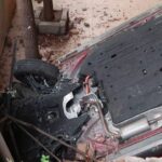 Ataşehir'de otomobil apartmanın bahçesine düştü, sürücü hastaneye kaldırıldı 2 istanbul atasehirde otomobil apartmanin bahcesine uctu fc944c1cbb7c