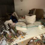 istanbul avcilarda evsizler tahliye edilen binanin duvarlarini kirip iceri girdiler 962b3eb3fbca