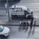istanbul avcilarda minibusun carptigi elektrik diregi d 100e devrildi 614aea0d0778