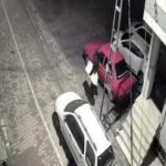 istanbul avcilarda otomobilden 20 bin lira degerindeki ses sistemini boyle caldi 0cea523da0b1