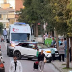 istanbul avcilarda surucusunun fren yerine gaza bastigi otomobil agaca carpti 0b2842d84e74