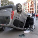 istanbul bakirkoyde seyir halindeki 2 arac carpisti e5d5bfbc58b0