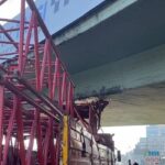 istanbul bakirkoyde vinc parcasi yuklu tir kopruye sikisti 090257679b48