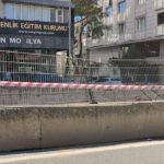 Bayrampaşa'da Geri Manevra Yapan Kamyon, Tramvay Hattında Patlamalara Neden Oldu 2 istanbul bayrampasada kamyon tramvay hattindaki korkuluklara carpti patlamalar meydana geldi 323d03675c3b