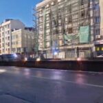 Bayrampaşa'da Geri Manevra Yapan Kamyon, Tramvay Hattında Patlamalara Neden Oldu 1 istanbul bayrampasada kamyon tramvay hattindaki korkuluklara carpti patlamalar meydana geldi c50f6d0f7a82