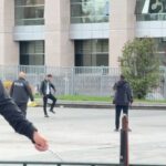 İstanbul Adalet Sarayı'nda silahlı intihar girişimi: Bacaklarından vuruldu 2 istanbul caglayan adliyesi onunde basina silah dayadi havaya ates acip kendini bacagindan vurdu 4bed28e0fac0