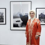 Emine Erdoğan, Vakıfbank Sanat Galerisi'nin açılışında genç sanatçılar için ilham kaynağı olmasını diledi 8 istanbul emine erdogan vakifbank sanat galerisinin acilisina katildi goruntu eklendi 4a36b1310ef3