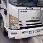 istanbul eyupsultanda otomobil u donusu sirasinda kamyonetle carpisti kaza ani kamerada 9c43e28b962e