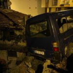 istanbul eyupsultanda yokus asagi inen otomobil park halindeki 8 araca carpti 8e2304f4c8da