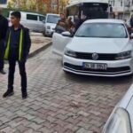 istanbul gaziosmanpasada apartmandan atilan cop dugun konvoyundaki aracin camini patlatti f8d93a58463b