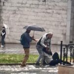 istanbul gaziosmanpasada tartistigi kisiyi once yerde surukledi sonra kaldirim tasiyla darbetti 77bec5cbd299