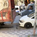 istanbul gungorende arizalanan otomobilini kontrol ederken 2 arac arasinda sikisti a30e3f972a1d