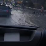 istanbul istanbulda saganak sonrasi caddeler su icinde kaldi araclar ilerlemekte zorluk yasadi 8aa96a9373a8