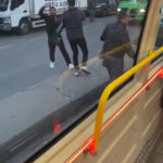 istanbul kagithanede minibus soforunden meslektasina tekme tokat saldiri sen oldun diye tehdit etti a8210c40c449