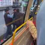istanbul kagithanede minibus soforunden meslektasina tekme tokat saldiri sen oldun diye tehdit etti fe78ce040b6a