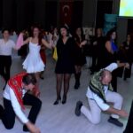 istanbul ogretmenlerden cumhuriyete ozel zeybek 8a97b8c95659