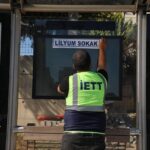 istanbul otobus duragina ogrenciler icin tastan bank yapmisti bu kez iettden karsi kaldirima durak istedi 4ecb5882d3d5