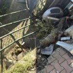 istanbul sariyerde yokustan kayan otomobil binaya carpip korkuluklarda asili kaldi 8e3c03370ec4