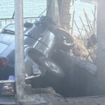 istanbul sariyerde yokustan kayan otomobil binaya carpip korkuluklarda asili kaldi c4a369cea4a6